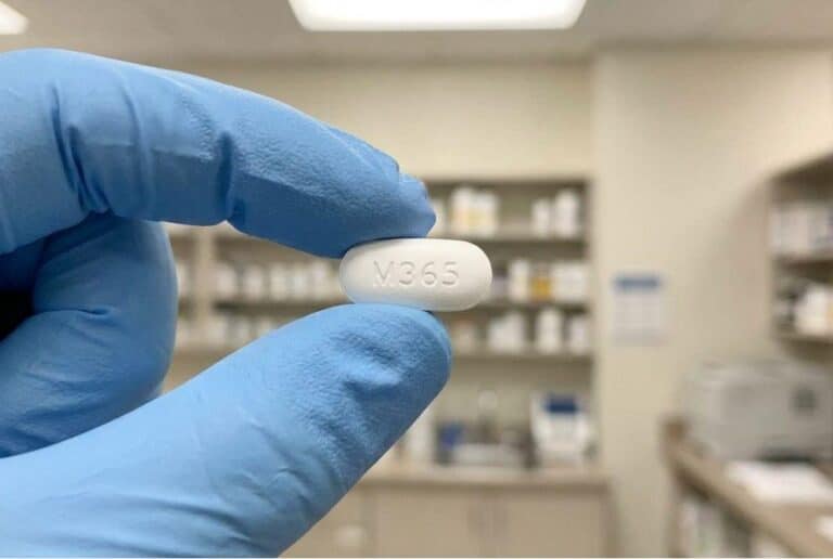 An M365 pill is not just pain relief method but also sets off opioid receptors in your brain, leading to addiction. Non-opioid medications are a better option.